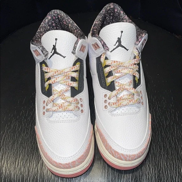 Jordan 3 Retro Big kids Sneakers in White and Pink Vintage Floral. Brand New‼️ - Picture 4 of 11